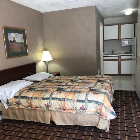 Affordable Suites Burlington Eksteriør bilde