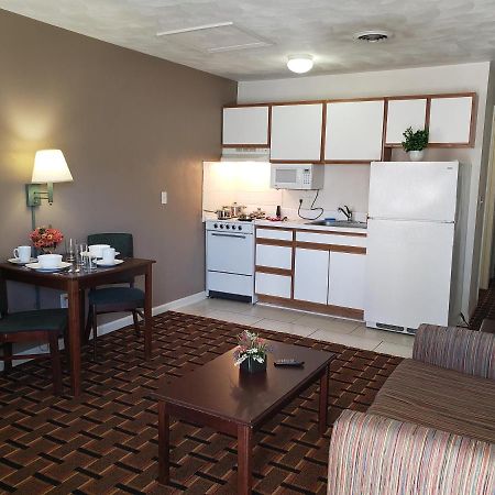Affordable Suites Burlington Eksteriør bilde