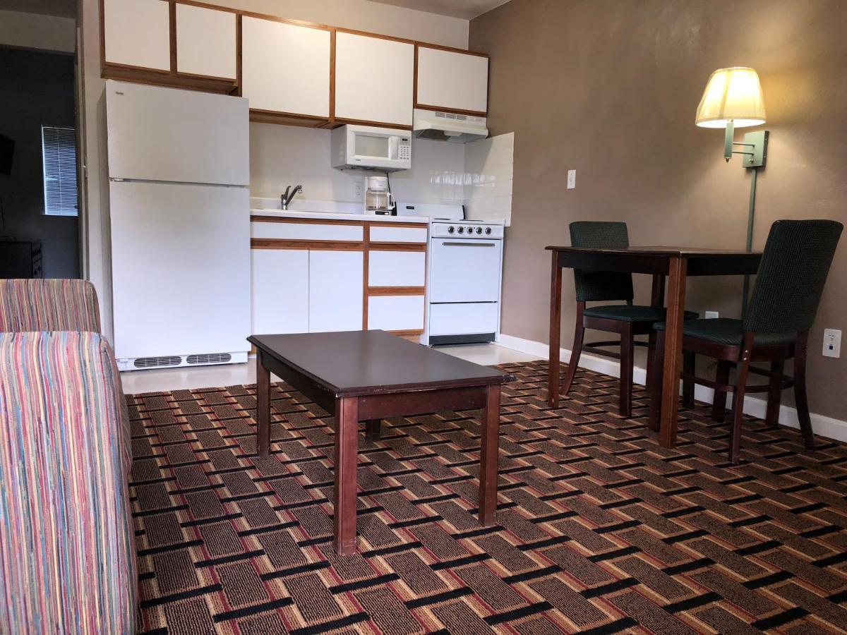 Affordable Suites Burlington Eksteriør bilde